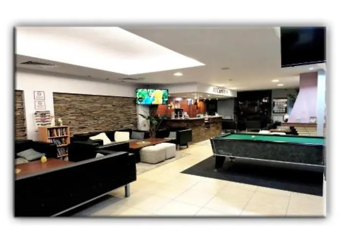 Apartment 705 In The Stream *